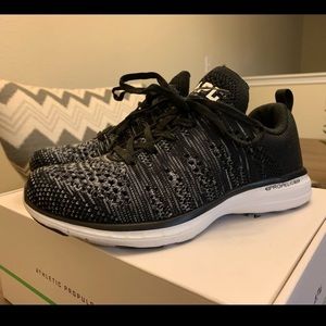 APL tech look pro running shoes